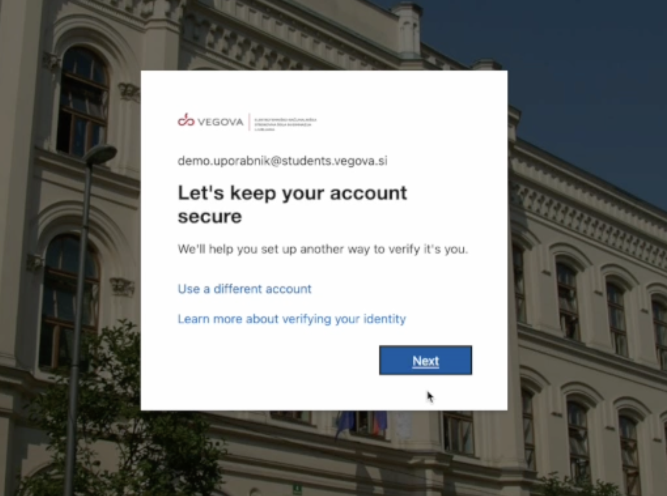 prvo izbirno okno za dodatno prevrejanje identitete. Na voljo Microsoft authenticator ali izbirna druge metode